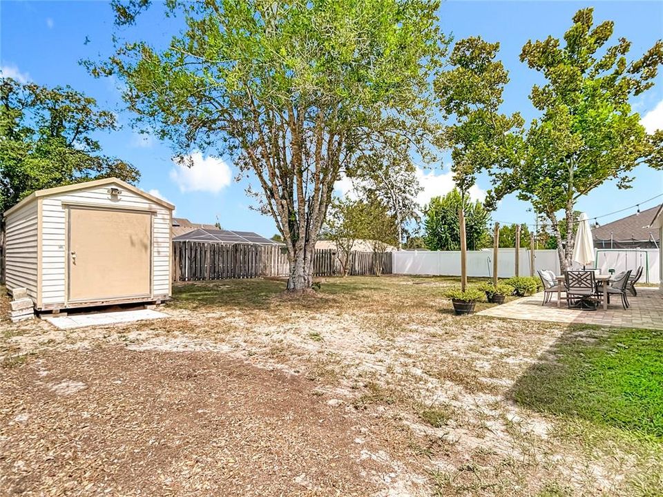 合同活跃: $280,000 (2 贝兹, 2 浴室, 1422 平方英尺)