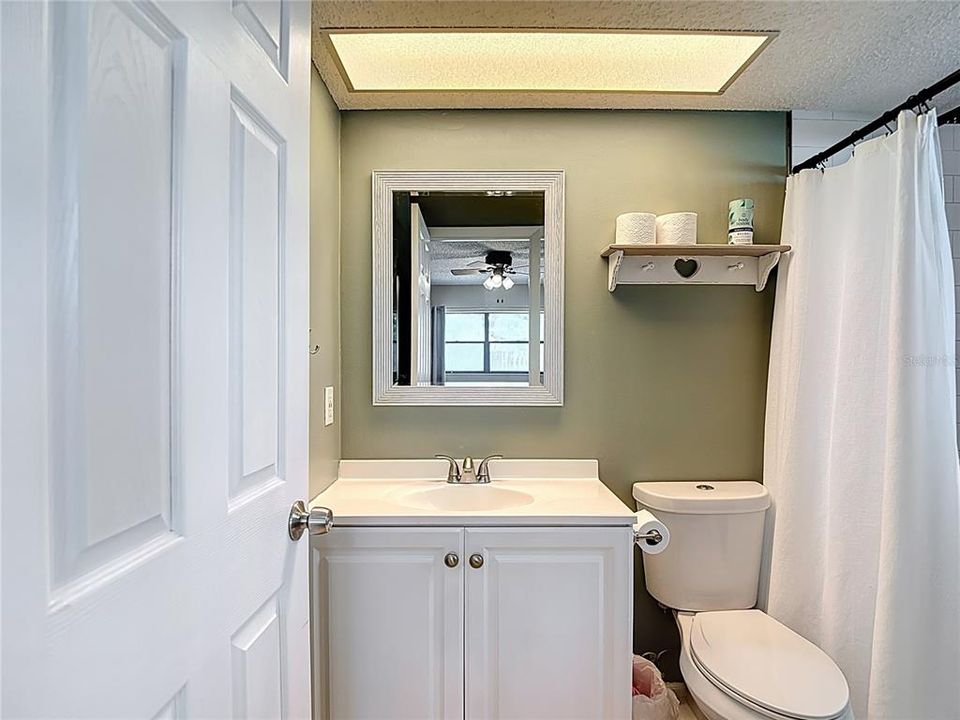 合同活跃: $280,000 (2 贝兹, 2 浴室, 1422 平方英尺)