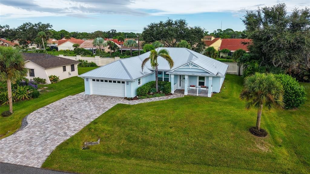 最近售出: $650,000 (3 贝兹, 2 浴室, 1680 平方英尺)