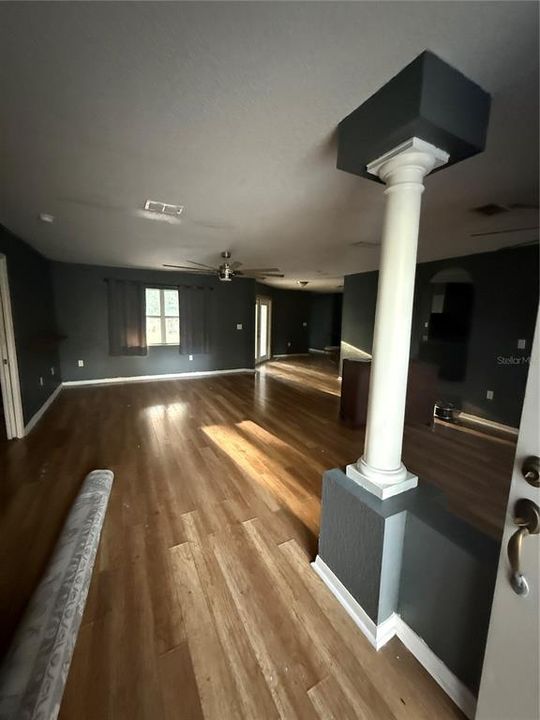 En Venta: $379,500 (3 camas, 2 baños, 1982 Pies cuadrados)