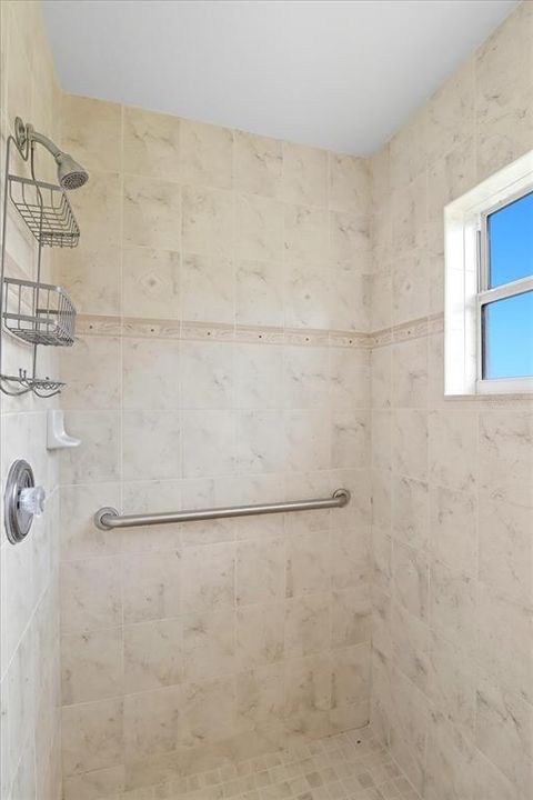 待售: $329,500 (3 贝兹, 2 浴室, 1711 平方英尺)