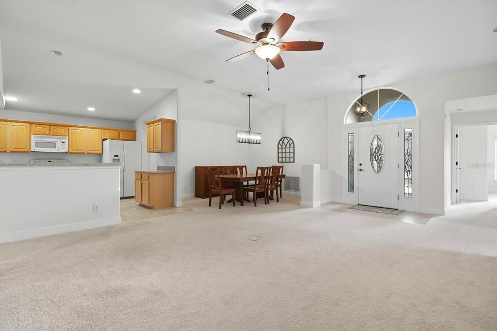 待售: $329,500 (3 贝兹, 2 浴室, 1711 平方英尺)