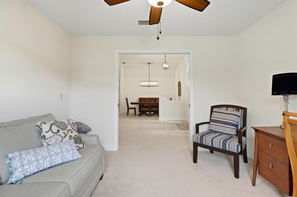 待售: $329,500 (3 贝兹, 2 浴室, 1711 平方英尺)