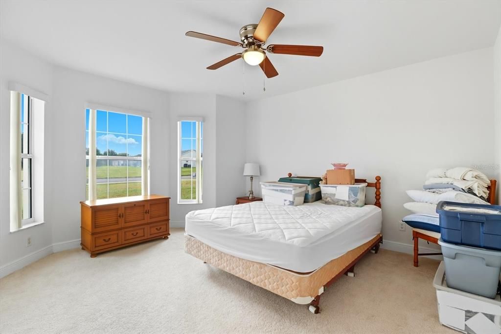 待售: $329,500 (3 贝兹, 2 浴室, 1711 平方英尺)