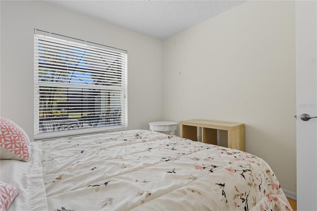 Под контрактом: $318,500 (4 спален, 2 ванн, 1615 Квадратных фут)