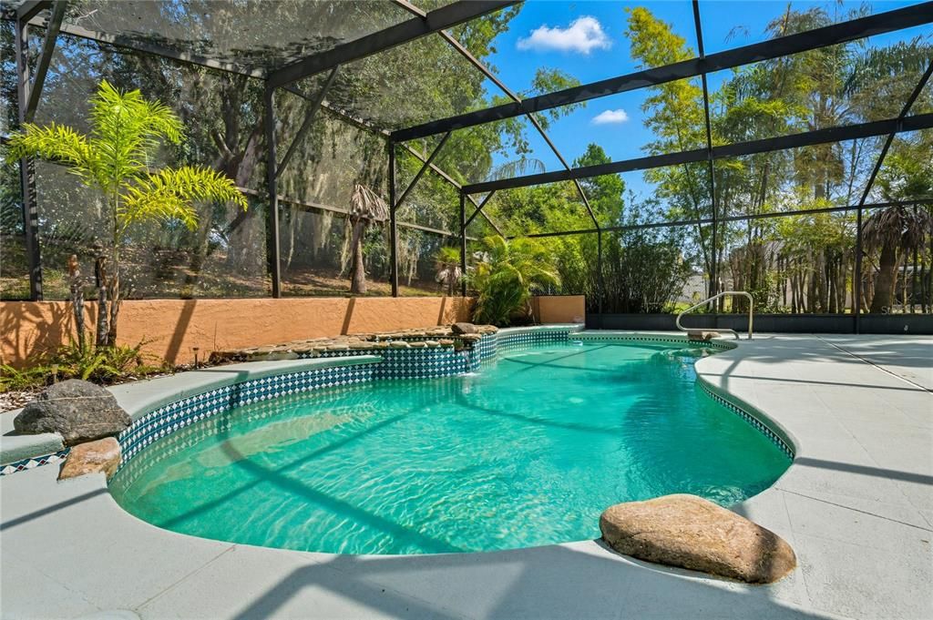 Под контрактом: $318,500 (4 спален, 2 ванн, 1615 Квадратных фут)