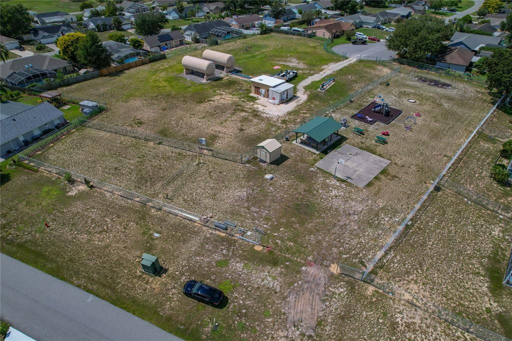 Под контрактом: $318,500 (4 спален, 2 ванн, 1615 Квадратных фут)