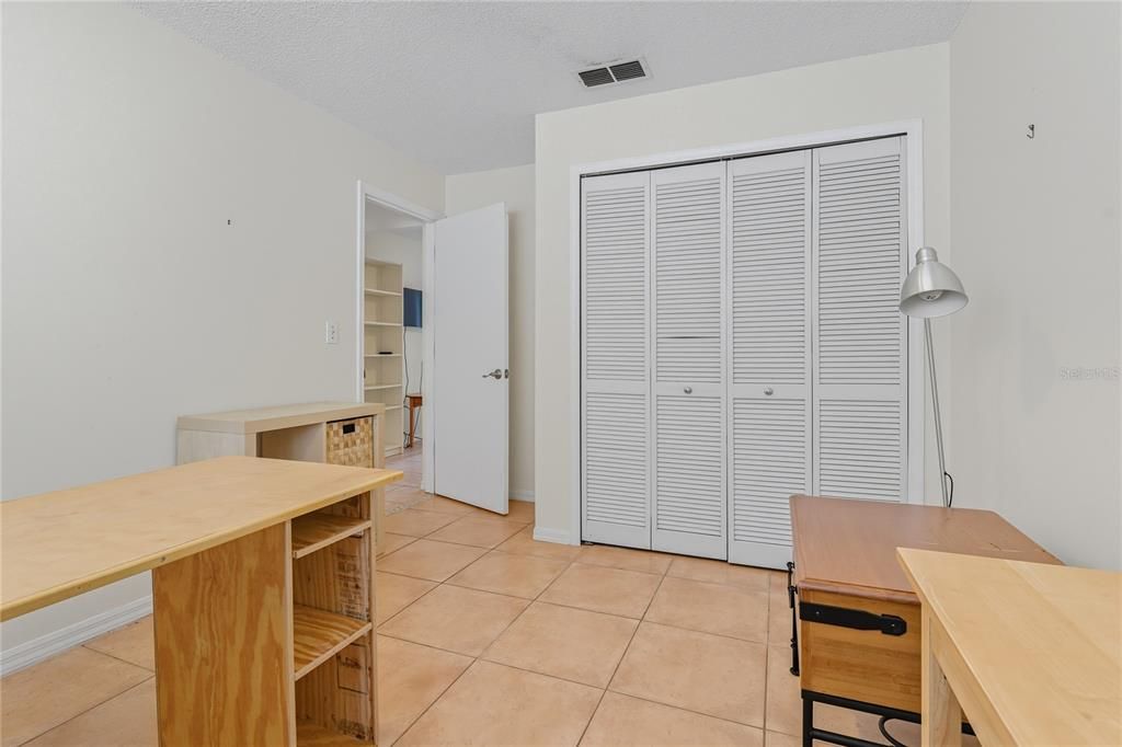 Под контрактом: $318,500 (4 спален, 2 ванн, 1615 Квадратных фут)