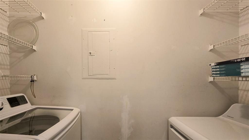 En Venta: $181,000 (2 camas, 2 baños, 1078 Pies cuadrados)