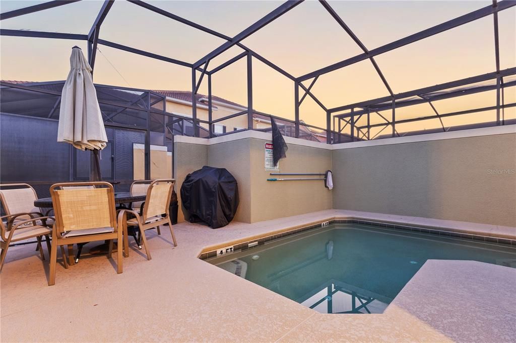 En Renta: $2,950 (5 camas, 4 baños, 2024 Pies cuadrados)