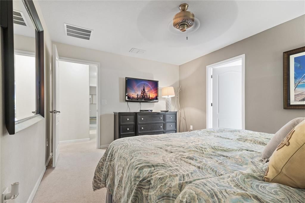 En Renta: $2,950 (5 camas, 4 baños, 2024 Pies cuadrados)