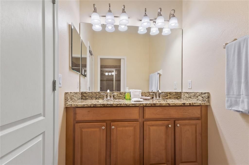 En Renta: $2,950 (5 camas, 4 baños, 2024 Pies cuadrados)