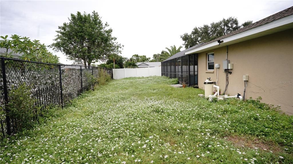 Active With Contract: $375,000 (3 beds, 2 baths, 1664 Square Feet)