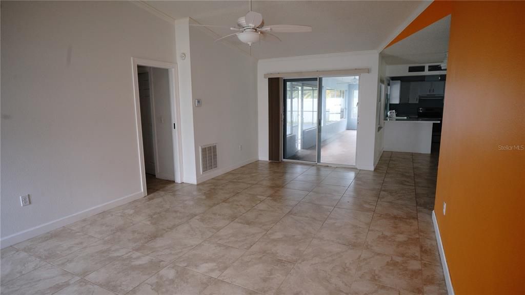 Active With Contract: $375,000 (3 beds, 2 baths, 1664 Square Feet)