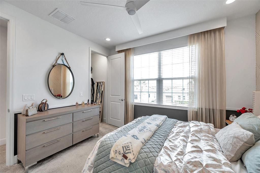 В аренду: $4,490 (3 спален, 2 ванн, 2591 Квадратных фут)