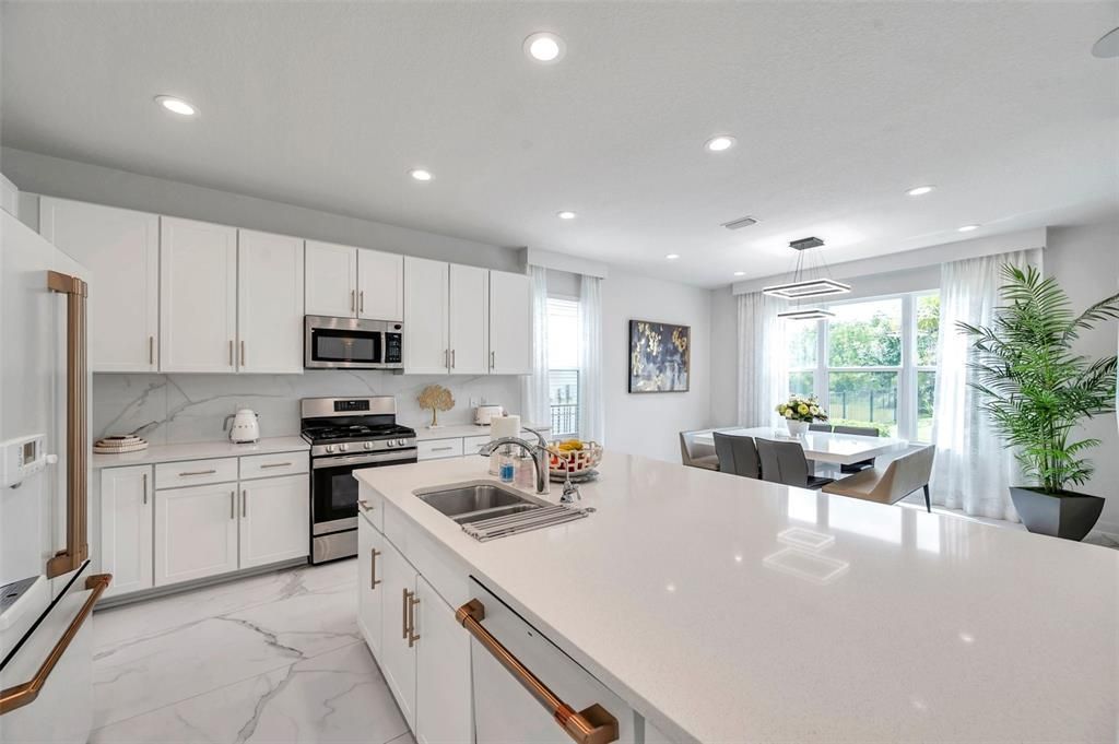 В аренду: $4,490 (3 спален, 2 ванн, 2591 Квадратных фут)