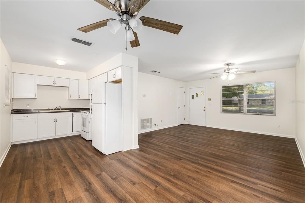 For Sale: $184,900 (3 beds, 1 baths, 960 Square Feet)