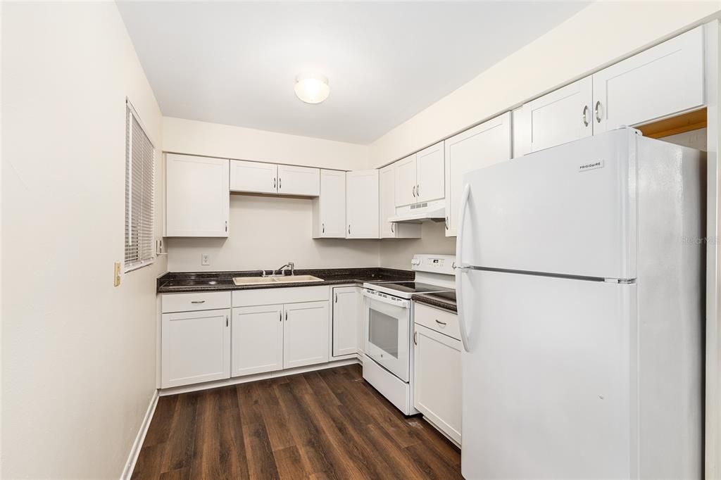 For Sale: $184,900 (3 beds, 1 baths, 960 Square Feet)