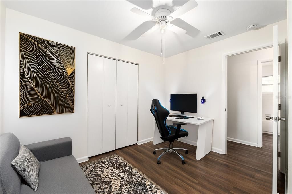 For Sale: $184,900 (3 beds, 1 baths, 960 Square Feet)