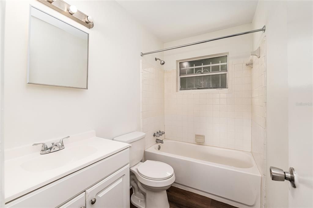 For Sale: $184,900 (3 beds, 1 baths, 960 Square Feet)