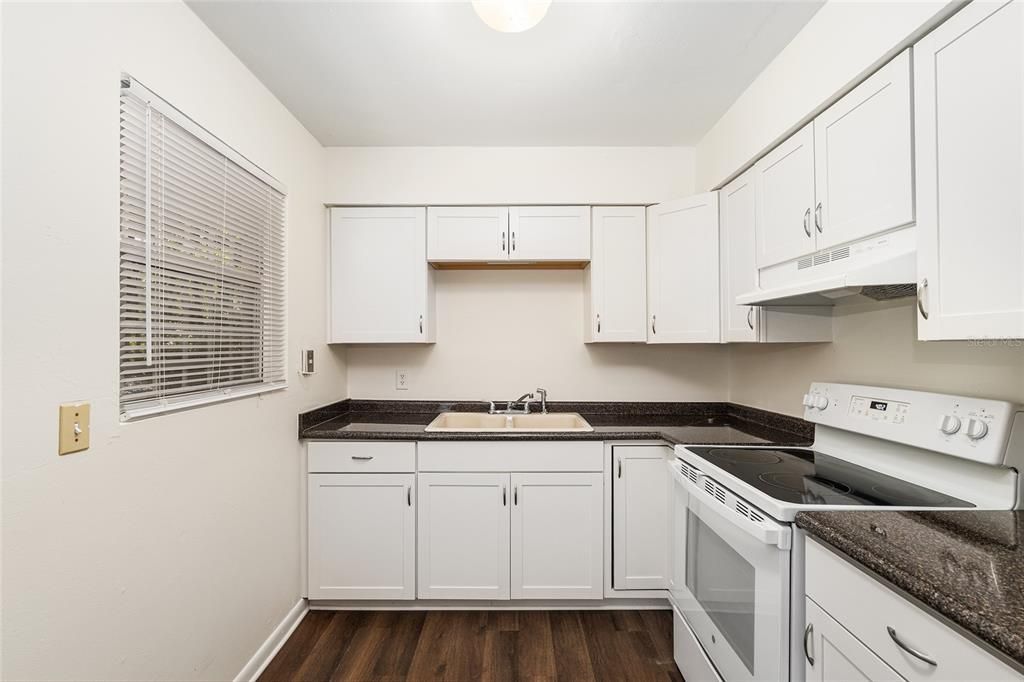 For Sale: $184,900 (3 beds, 1 baths, 960 Square Feet)