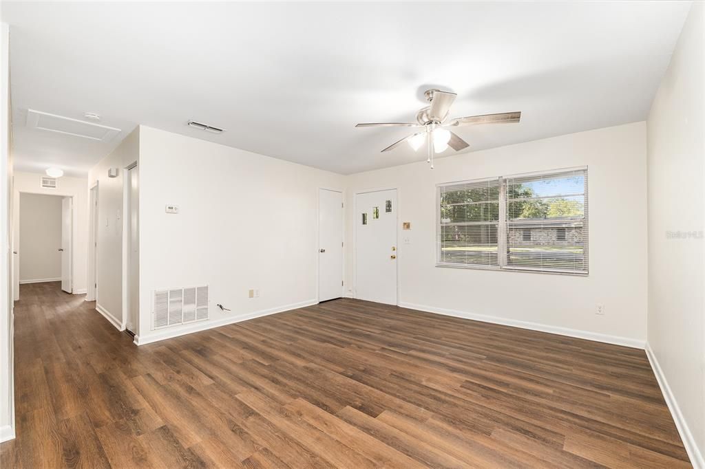 For Sale: $184,900 (3 beds, 1 baths, 960 Square Feet)