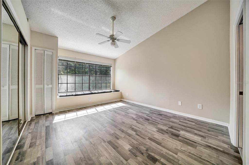 For Sale: $205,900 (2 beds, 2 baths, 1185 Square Feet)