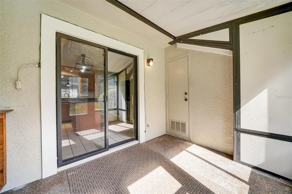 For Sale: $205,900 (2 beds, 2 baths, 1185 Square Feet)