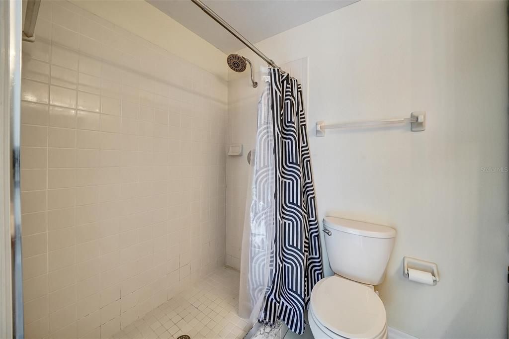 For Sale: $205,900 (2 beds, 2 baths, 1185 Square Feet)