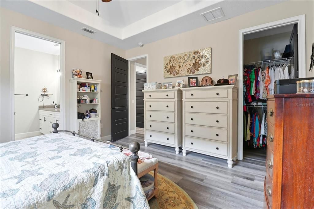 For Sale: $384,500 (3 beds, 2 baths, 1754 Square Feet)