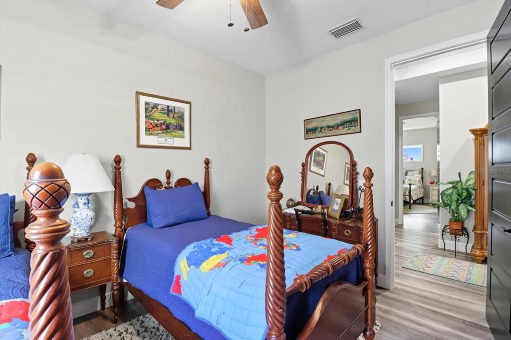 For Sale: $384,500 (3 beds, 2 baths, 1754 Square Feet)