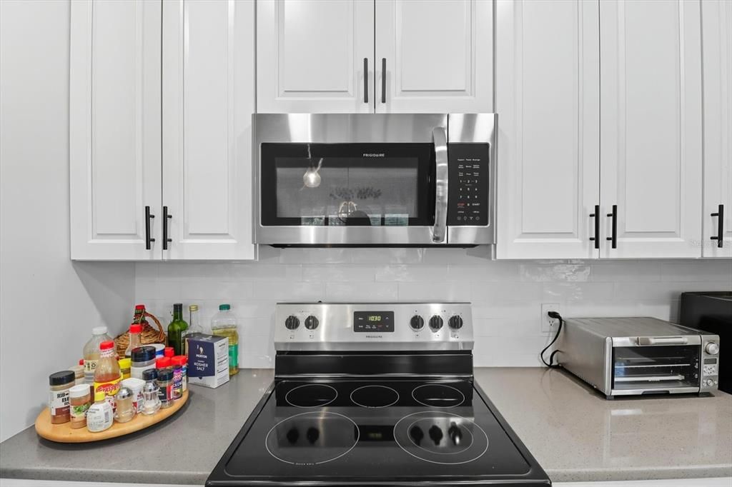 For Sale: $384,500 (3 beds, 2 baths, 1754 Square Feet)