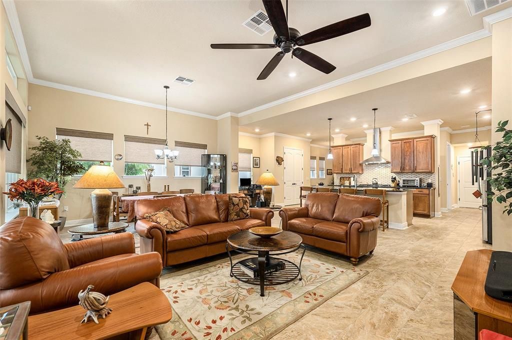 出租: $3,750 (3 贝兹, 2 浴室, 2153 平方英尺)