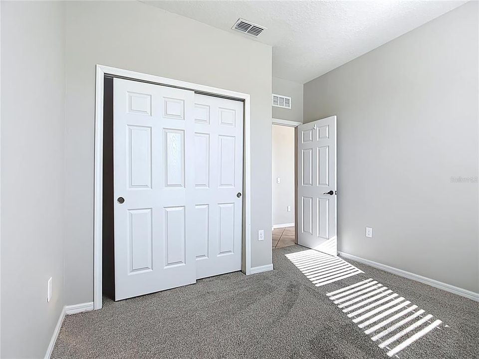 待售: $419,000 (5 贝兹, 3 浴室, 2705 平方英尺)