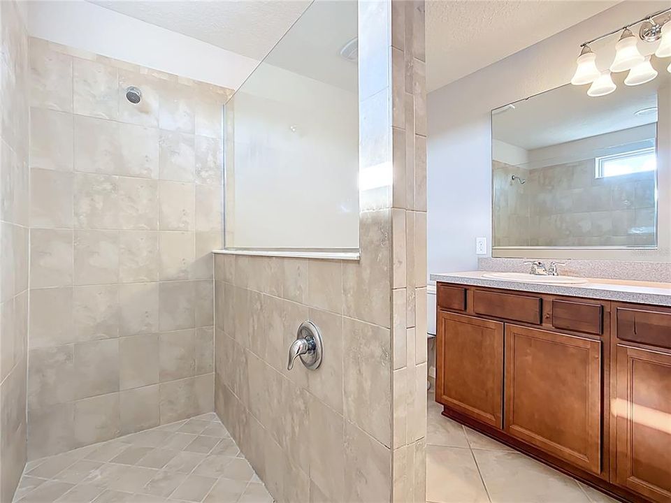 待售: $419,000 (5 贝兹, 3 浴室, 2705 平方英尺)