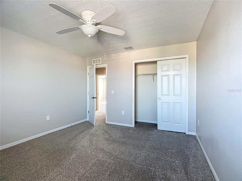 待售: $419,000 (5 贝兹, 3 浴室, 2705 平方英尺)