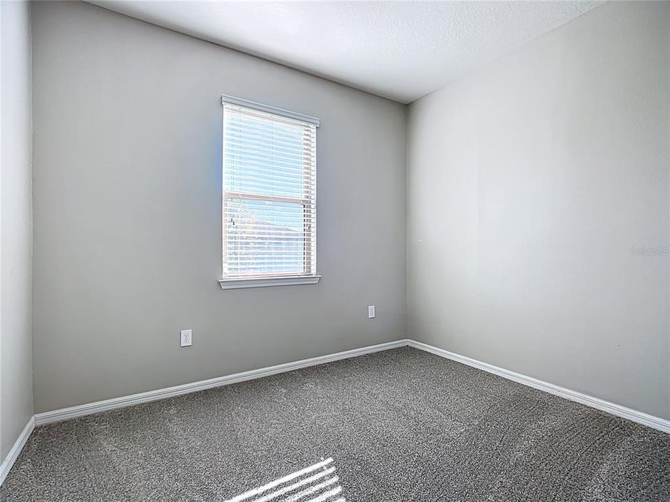 待售: $419,000 (5 贝兹, 3 浴室, 2705 平方英尺)