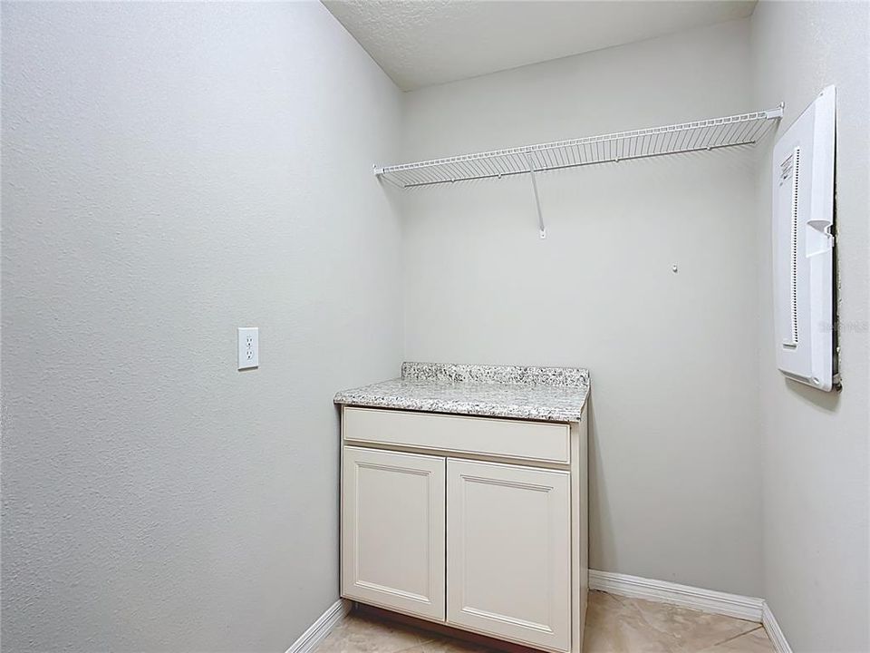 待售: $419,000 (5 贝兹, 3 浴室, 2705 平方英尺)