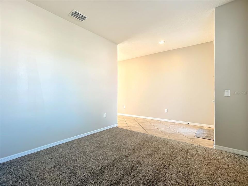 待售: $419,000 (5 贝兹, 3 浴室, 2705 平方英尺)