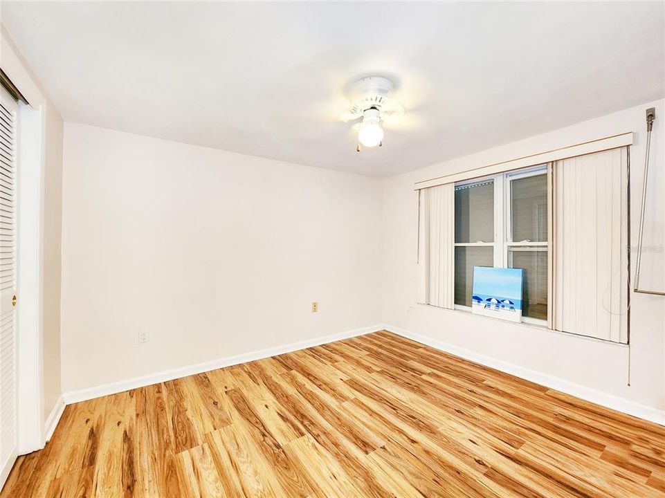 For Sale: $279,000 (2 beds, 2 baths, 1068 Square Feet)