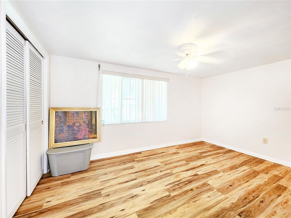 For Sale: $279,000 (2 beds, 2 baths, 1068 Square Feet)