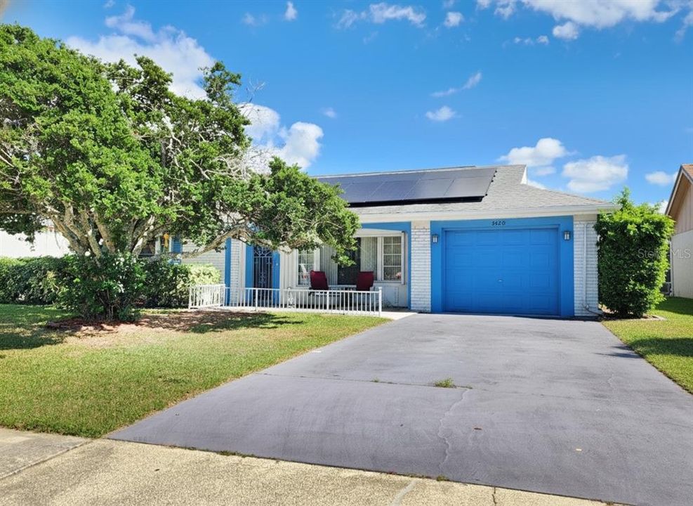 For Sale: $279,000 (2 beds, 2 baths, 1068 Square Feet)