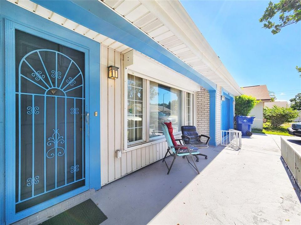 For Sale: $279,000 (2 beds, 2 baths, 1068 Square Feet)