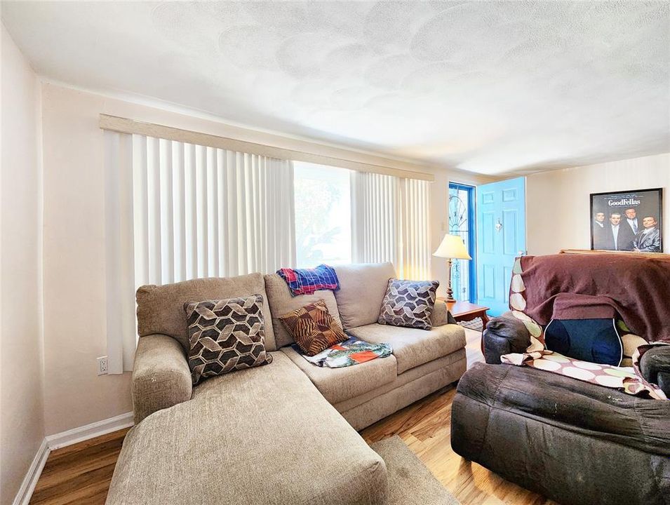 For Sale: $279,000 (2 beds, 2 baths, 1068 Square Feet)