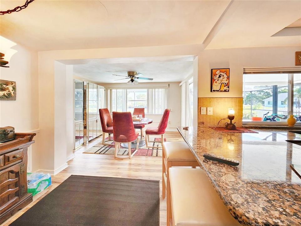 For Sale: $279,000 (2 beds, 2 baths, 1068 Square Feet)