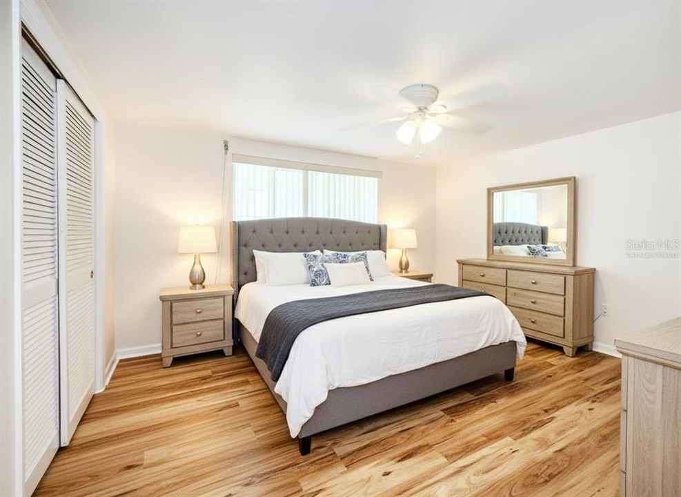 For Sale: $279,000 (2 beds, 2 baths, 1068 Square Feet)