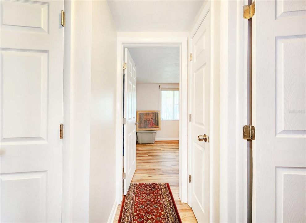 For Sale: $279,000 (2 beds, 2 baths, 1068 Square Feet)