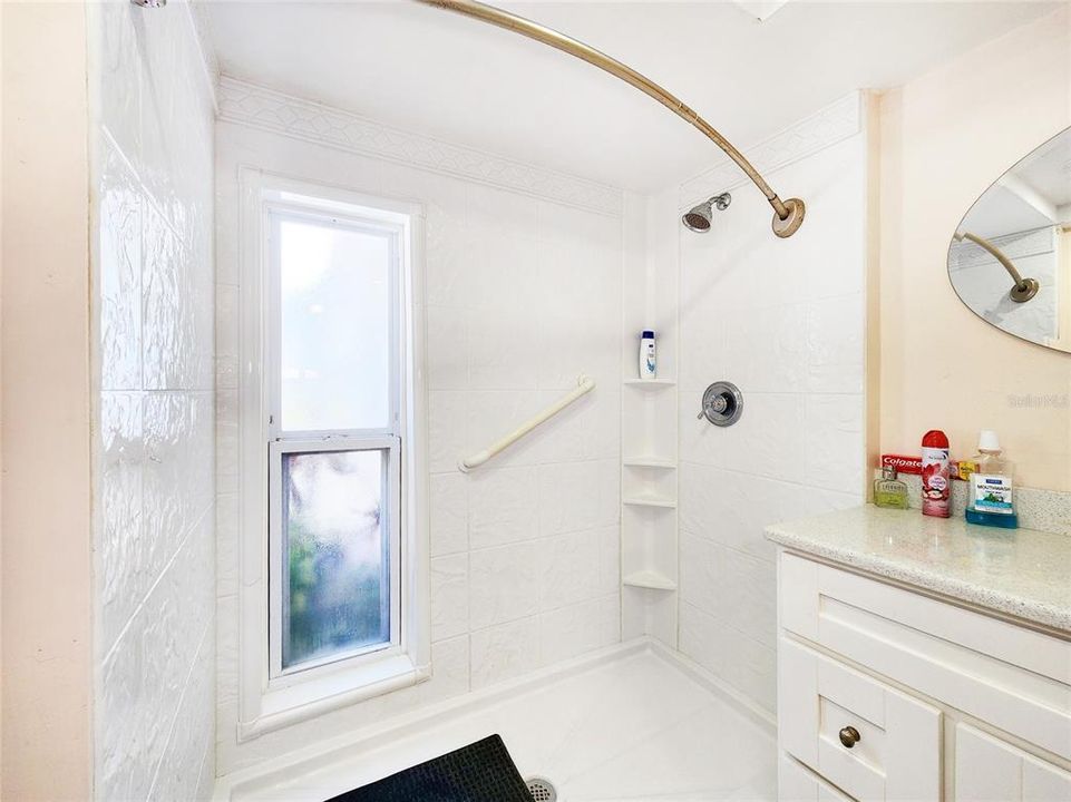 For Sale: $279,000 (2 beds, 2 baths, 1068 Square Feet)