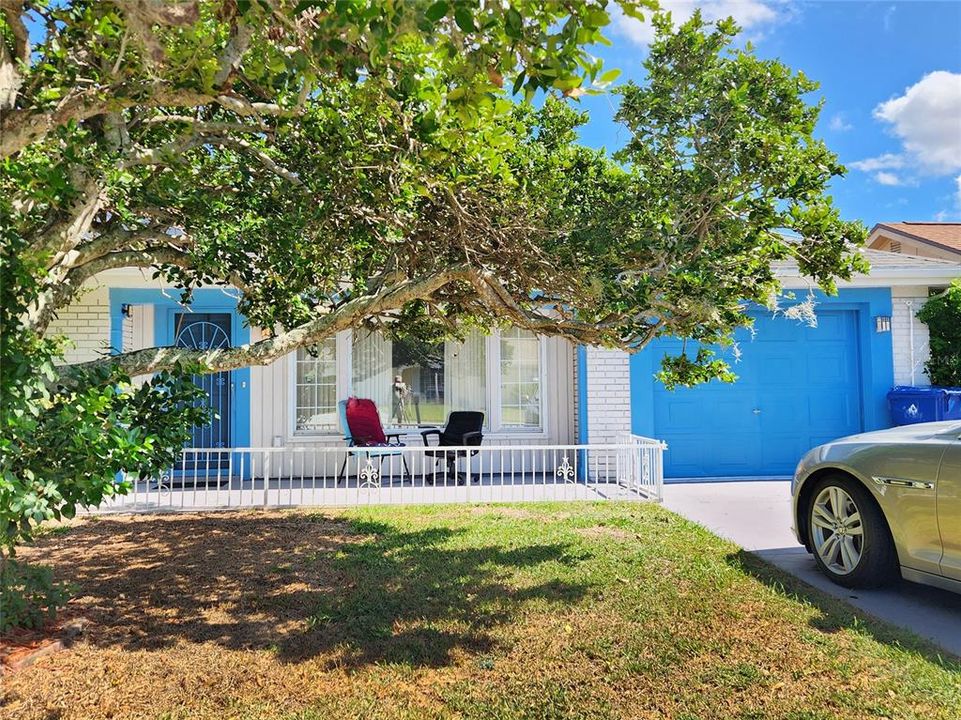 For Sale: $279,000 (2 beds, 2 baths, 1068 Square Feet)