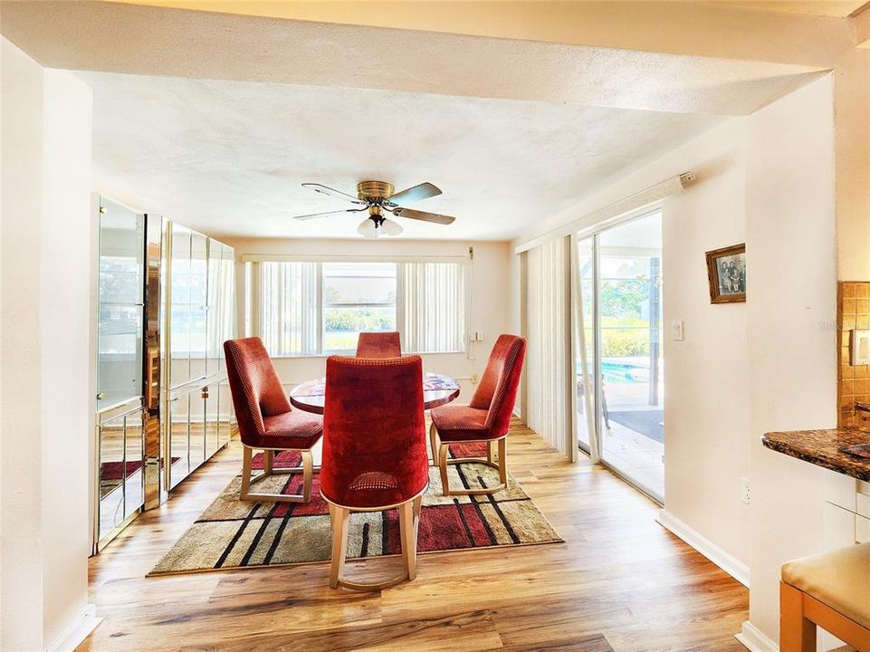 For Sale: $279,000 (2 beds, 2 baths, 1068 Square Feet)